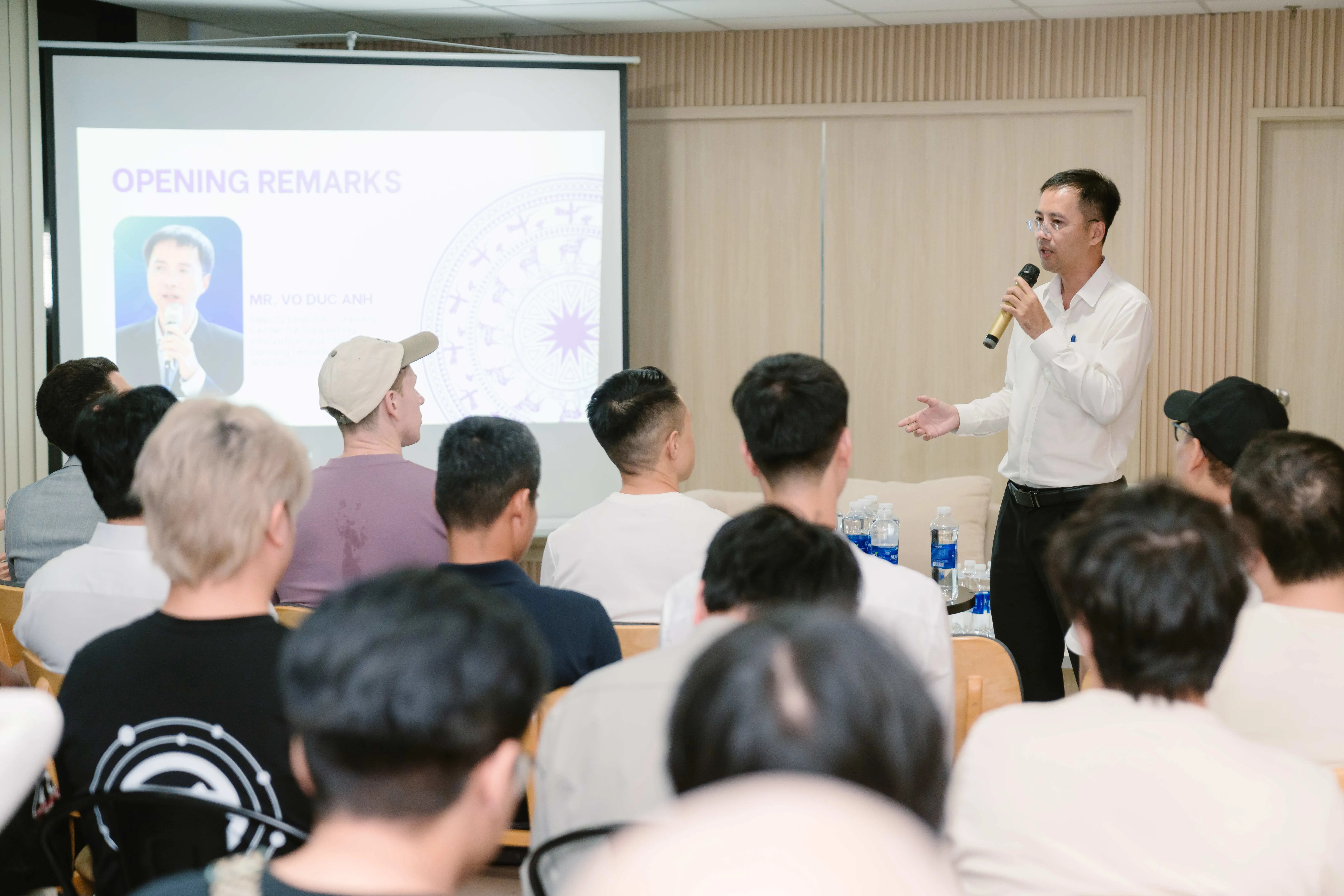 Mr Vo Duc Anh sharing